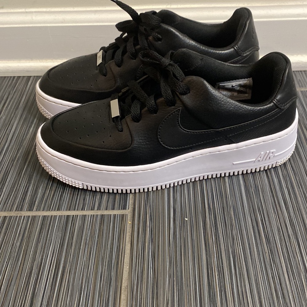 Nike Air Force 1 sage low- box not included